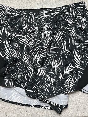 Hylete Black and White Palm-Print Athletic Shorts